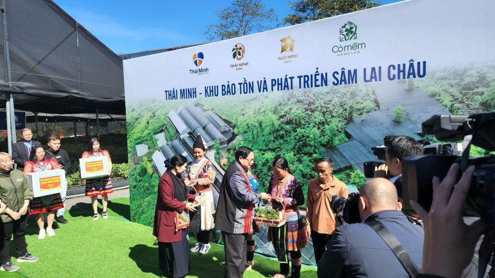 Thủ tướng Phạm Minh Chính thăm Đồn Biên phòng Huổi Luông tỉnh Lai Châu - Hình 7 Thu tuong Pham Minh Chinh tham Don Bien phong Huoi Luong tinh Lai Chau-Hinh-7