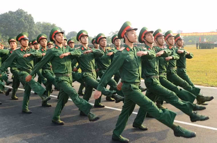 Rèn luyện đội ngũ.