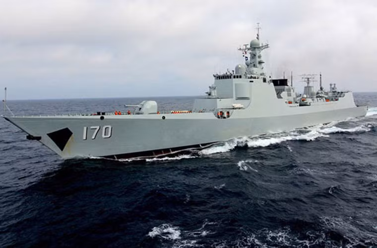 Lan Châu là chiếc đầu tiên thuộc lớp Type 052C được ví như là "chiến hạm Aegis Made in China" khi được thiết kế hệ thống radar mạng pha lắp quanh thượng tầng như chiến hạm Aegis lớp Arleigh Burke hay Ticonderoga của Mỹ. Con tàu được trang bị bệ phóng thẳng đứng chứa 48 đạn tên lửa phòng không HHQ-9, trang bị 8 tên lửa hành trình chống tàu tầm xa C-805 và nhiều vũ khí hiện đại khác.