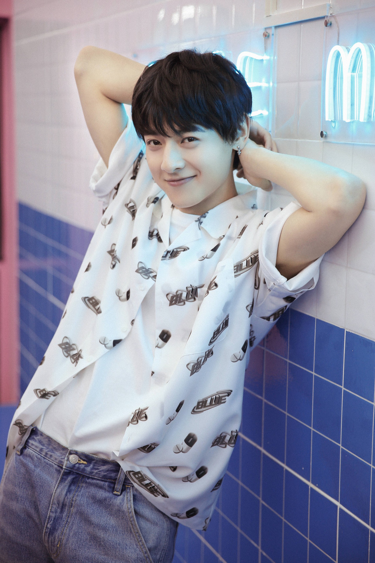 Bạch Chú bước chân vào ngành giải trí từ năm 2016. Tính đến nay, nam diễn viên diễn xuất trong chưa đến 10 bộ phim. Giai đoạn đầu khởi nghiệp, các tác phẩm anh tham gia chủ yếu phim thần tượng. Sau đó, Bạch Chú đóng phụ trong những phim cổ trang ăn khách như Thính tuyết lâu, Lưu Ly.