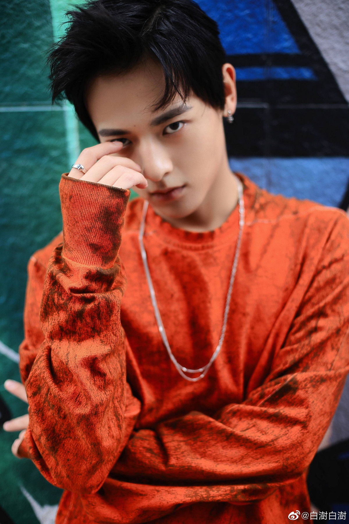 Năm 2020, tên tuổi của Bạch Chú được chú ý nhờ bộ phim gây sốt màn ảnh Lưu Ly. Anh vào vai Đằng Xà thần quân - linh thú luôn sát cánh với nữ chính Chử Toàn Cơ (Viên Băng Nghiên đóng). Nét điển trai, lối diễn xuất thể hiện được tính cách hiếu động, nổi loạn của chú rắn nhỏ giúp sao trẻ nhận được sự yêu thích từ khán giả, lấn át cả nam chính Thành Nghị.