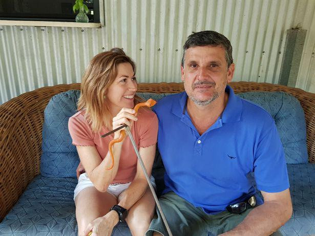 Tinh day giua dem, nguoi phu nu suyt ngat khi thay thu dang o tren dau