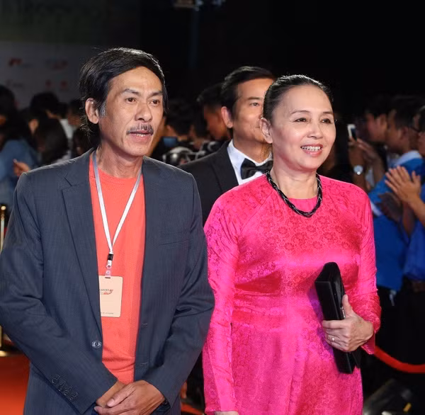 Đời thực bình yên bên người vợ nổi tiếng một thời của NSND Bùi Bài Bình - Hình 4 Doi thuc binh yen ben nguoi vo noi tieng mot thoi cua NSND Bui Bai Binh-Hinh-4