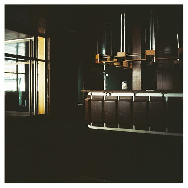 Dù không đề cập chính xác tên hay địa chỉ khách sạn, Ajda mô tả toàn bộ nơi này tạo cho cô cảm giác như trong bộ phim nổi tiếng The Shinning của Stanley Kubrick.