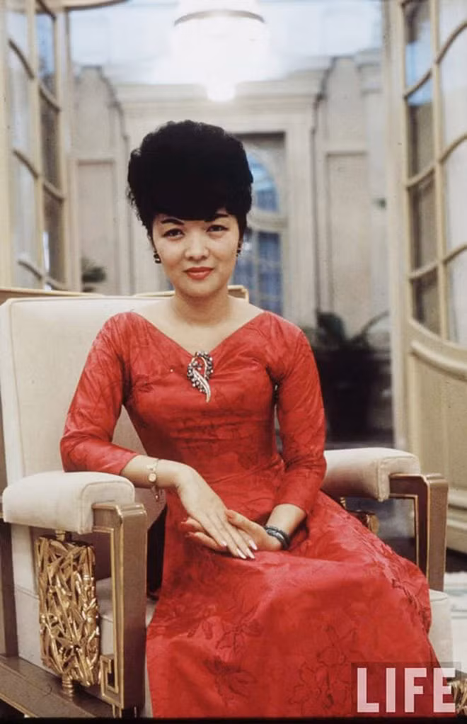 Gu thoi trang phong cach va sanh dieu cua dan choi Sai Gon nhung nam 60-Hinh-11