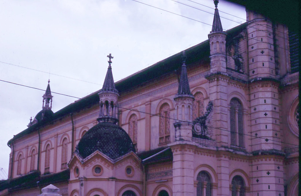 Chi tiết kiến trúc của nhà thờ Tân Định, 1967 - 1968. Ảnh: Dave De Milner.