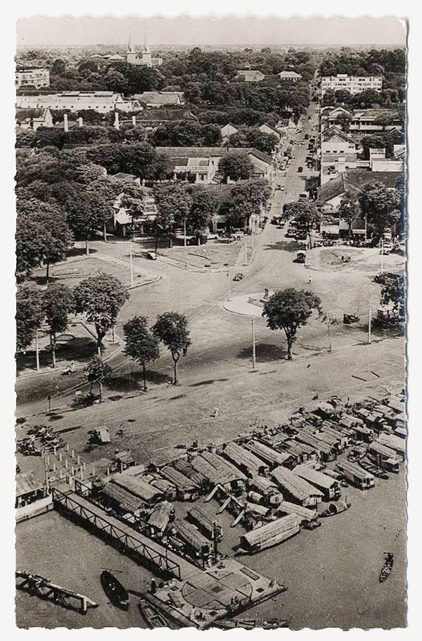 Công trường Mê Linh và đường Paul Blanchy (Hai Bà Trưng), khoảng năm 1940 - 1950.