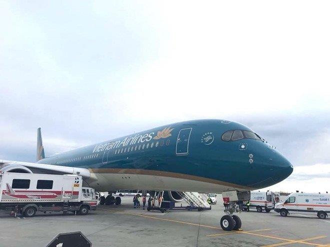 Khach Han dot tu tren chuyen bay den Viet Nam, Vietnam Airlines noi gi?