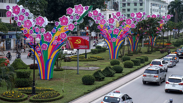 Không ngẫu nhiên mà người đứng đầu Đảng, Nhà nước ta từng bày tỏ nỗi lòng sâu kín nhất của mình khi đặt câu hỏi: “Mai kia Đảng này sẽ là đảng của ai?”. Ảnh: Lê Anh Dũng
