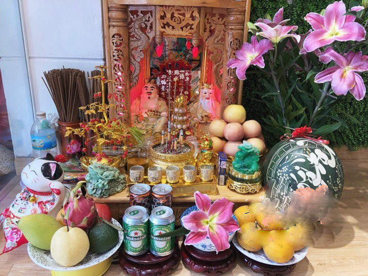 Lang lang dat thu nay len ban tho ngay via Than Tai, loc la tu dong tim den “go cua”