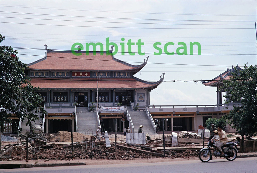 Khung cảnh ngổn ngang tại công trường thi công chùa Vĩnh Nghiêm, 1970.