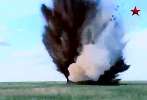 Thử nghiệm P-800 đánh mục tiêu trên đất liền.