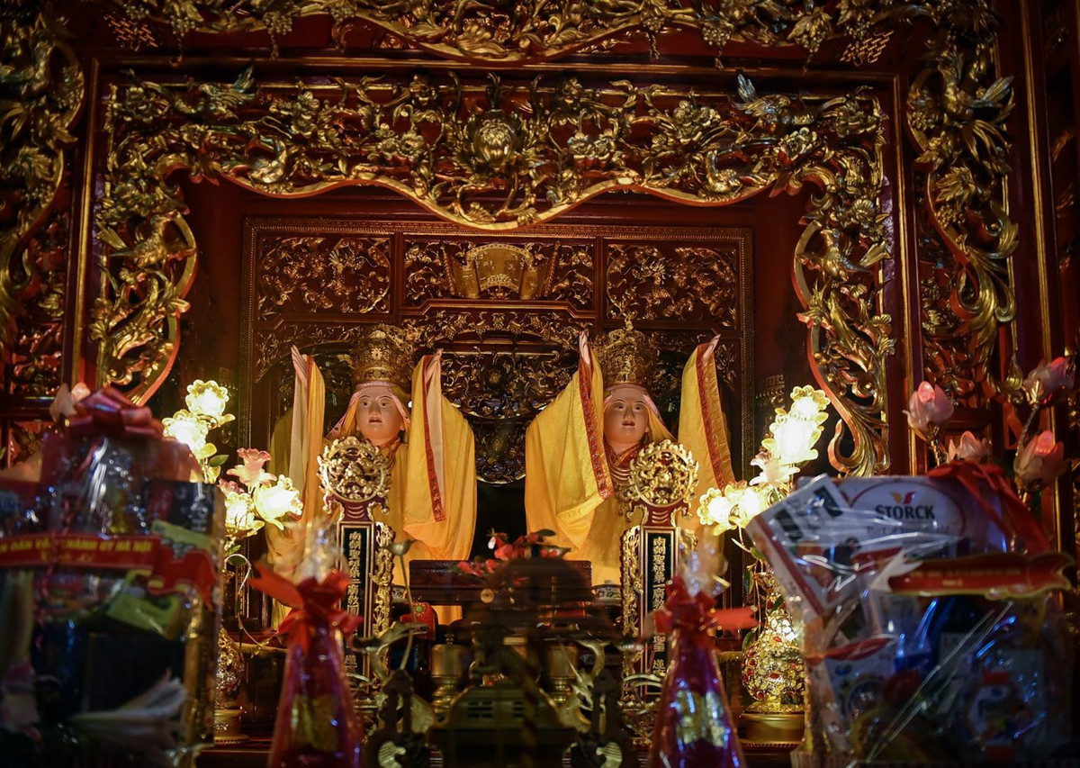 Hà Nội có quận Hai Bà Trưng, mang tên hai vị nữ anh hùng trong lịch sử chống ngoại xâm của dân tộc (tức Trưng Trắc và Trưng Nhị). Theo trang TTĐT quận, nơi đây có lịch sử lâu đời, giai đoạn 1961-1981 được gọi là khu Hai Bà (sau là khu Hai Bà Trưng), đến tháng 6/1981 chính thức được gọi là quận Hai Bà Trưng. Trên địa bàn quận có đền thờ Hai Bà Trưng, còn gọi là đền Đồng Nhân nổi tiếng. Ảnh: Việt Linh.