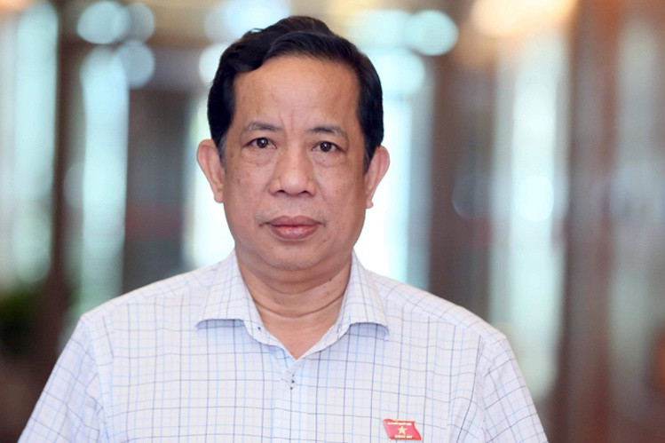 Dai bieu Quoc hoi hien ke truoc dong nguoi tu keo nhau ve mien Tay