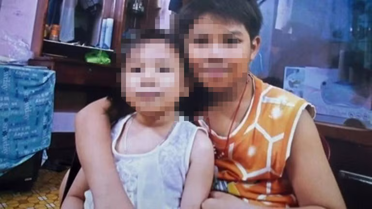 Hai anh em ruột đã được lực lượng Công an tìm thấy và đưa về nhà an toàn (ảnh gia đình cung cấp).