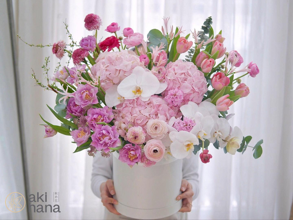 Hoa tươi nhập khẩu tràn chợ 20/10, khách chi 500 triệu chốt đơn mua - Hình 3 Hoa tuoi nhap khau tran cho 20/10, khach chi 500 trieu chot don mua-Hinh-3