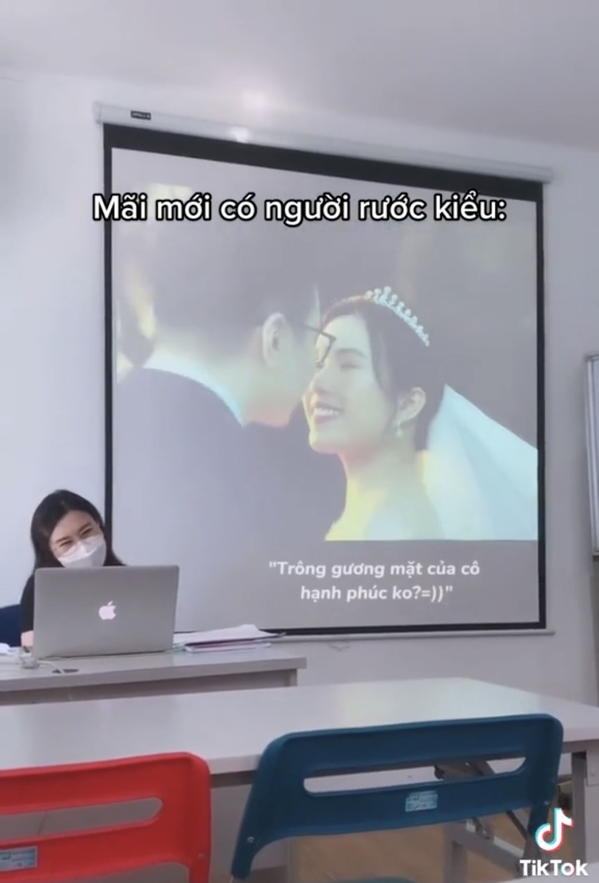 Co giao co bieu cam khien hoc tro cuoi ngat khi khoe anh cuoi-Hinh-5