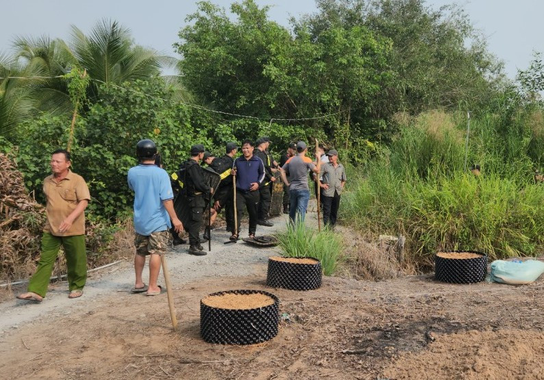 Vach tung met rung tim kiem hung thu giet nguoi cuop tai san-Hinh-3