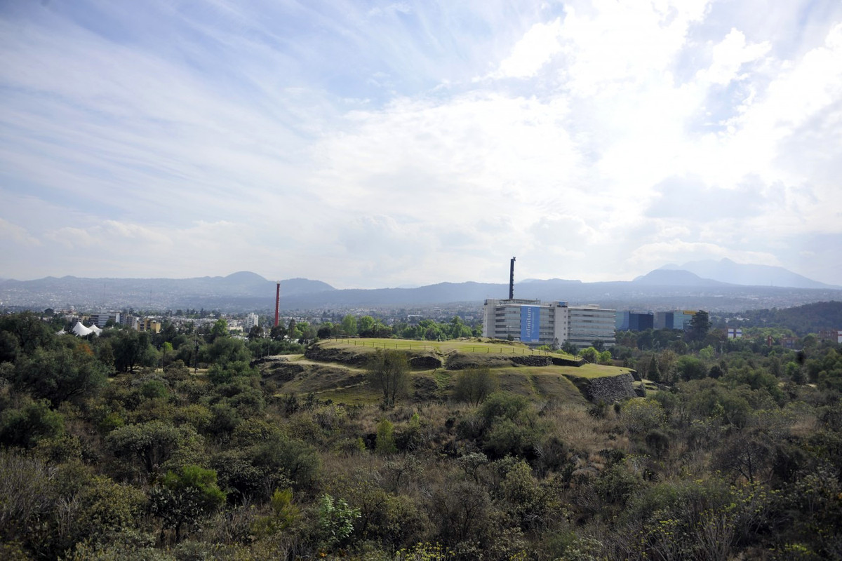 Dù những gì còn lại không quá ấn tượng, nhưng ngày nay kim tự tháp Cuilcuilco được giới khảo cổ coi là một trong những di chỉ quan trọng nhất của các nền văn minh bản địa châu Mỹ. Ảnh: Lugares INAH.