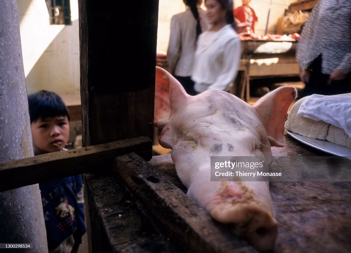 Quầy thịt lợn ở chợ Sa Pa.