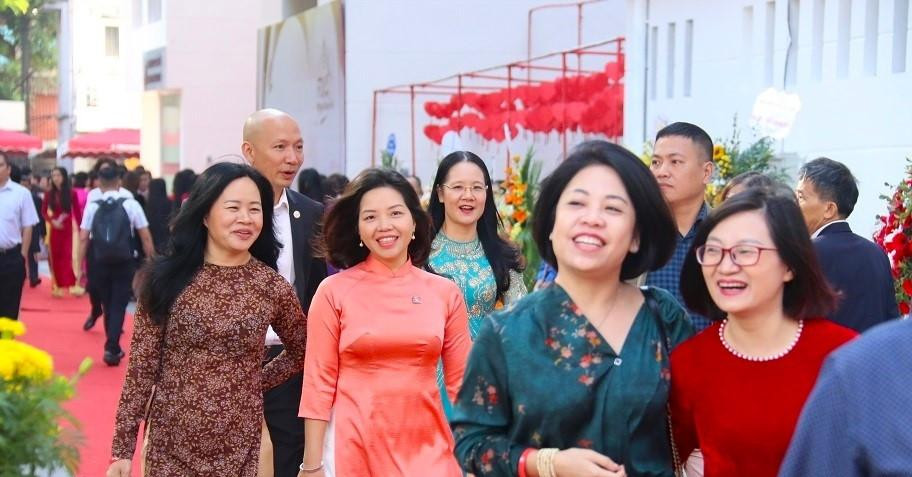 Thưởng Tết các trường đại học Hà Nội từ 10 đến 60 triệu đồng Thuong Tet cac truong dai hoc Ha Noi tu 10 den 60 trieu dong