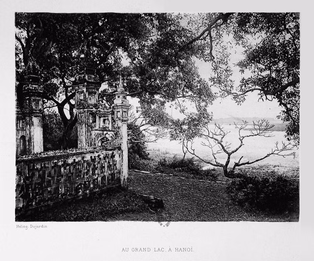 Một góc hồ Tây.