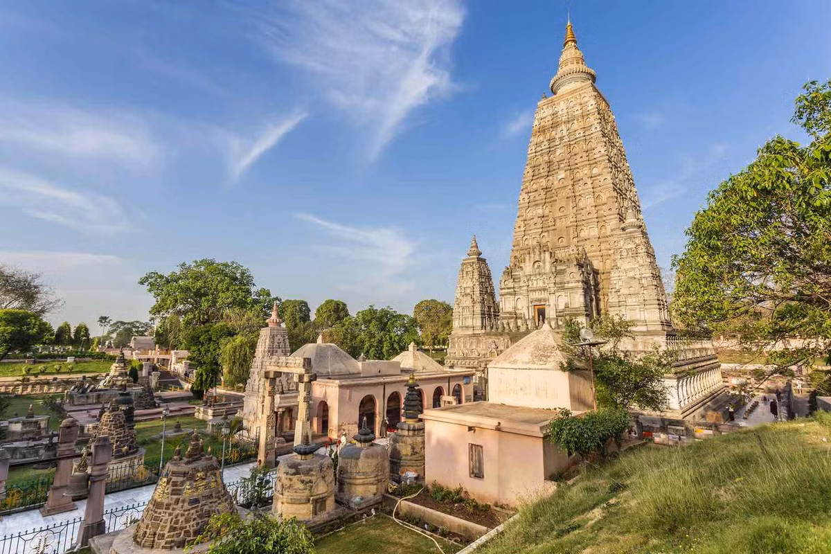 Nằm ở quần thể di tích Bodh Gaya (Bồ Đề Đạo Tràng) ở bang Bihar, Ấn Độ, chùa Mahabodhi (Đại Giác Ngộ Tự) được xây dựng tại nơi Đức Phật Thích-ca Mâu-ni đạt được sự giác ngộ chân lý dưới một gốc cây bồ đề, theo sử tích của đạo Phật. Ảnh: TripSavvy.