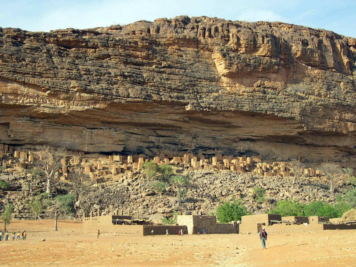 Vào năm 1989, vách đá Bandiagara đã được UNESCO công nhận là Di sản văn hóa thế giới. Ảnh: Allo la Planete.