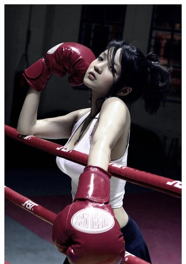 Hotgirl Thuy Top cuoc song gio ra sao?