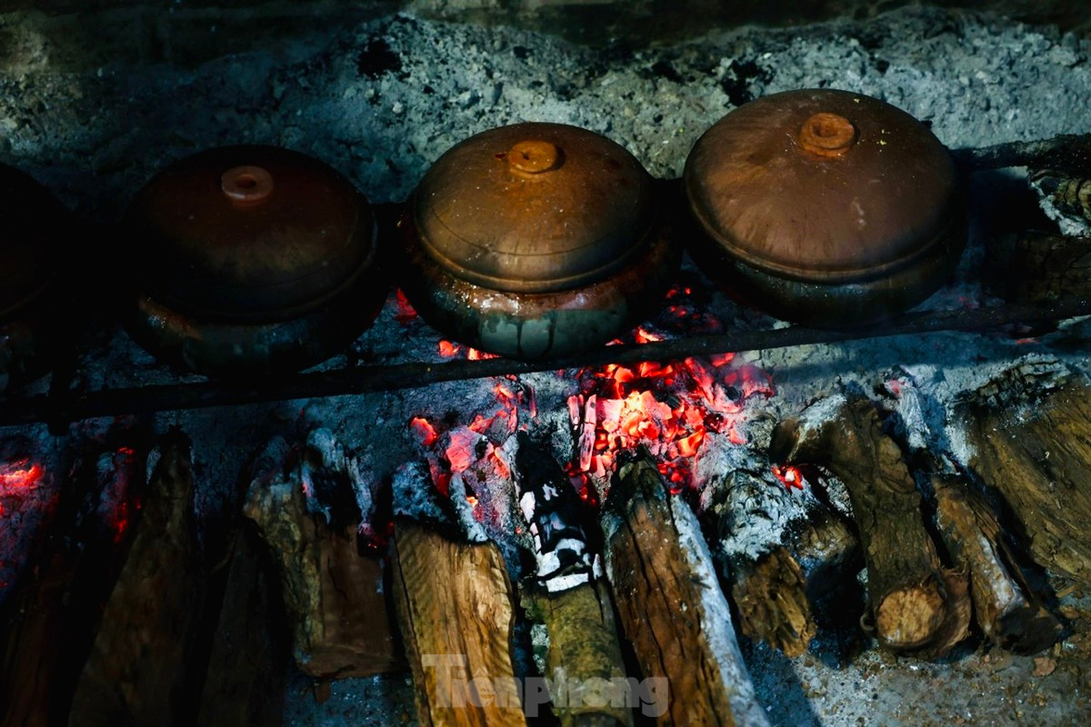 Điểm đặc biệt của cá khoVũ Đại nếu được để ở nơi có nhiệt độ mát, món ăn này có thể giữ nguyên được hương vị tươi ngon tới 2-3 tuần mà không cần sử dụng bất kỳ loại chất bảo quản nào. Tùy theo kích thước và trọng lượng của nồi cá, giá từ 700.000 - 1.500.000 đồng/nồi.