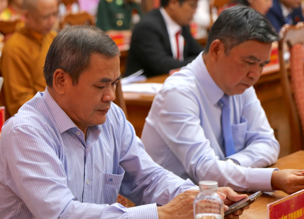 Ly do giam doc va nguyen giam doc so o Quang Nam nghi viec