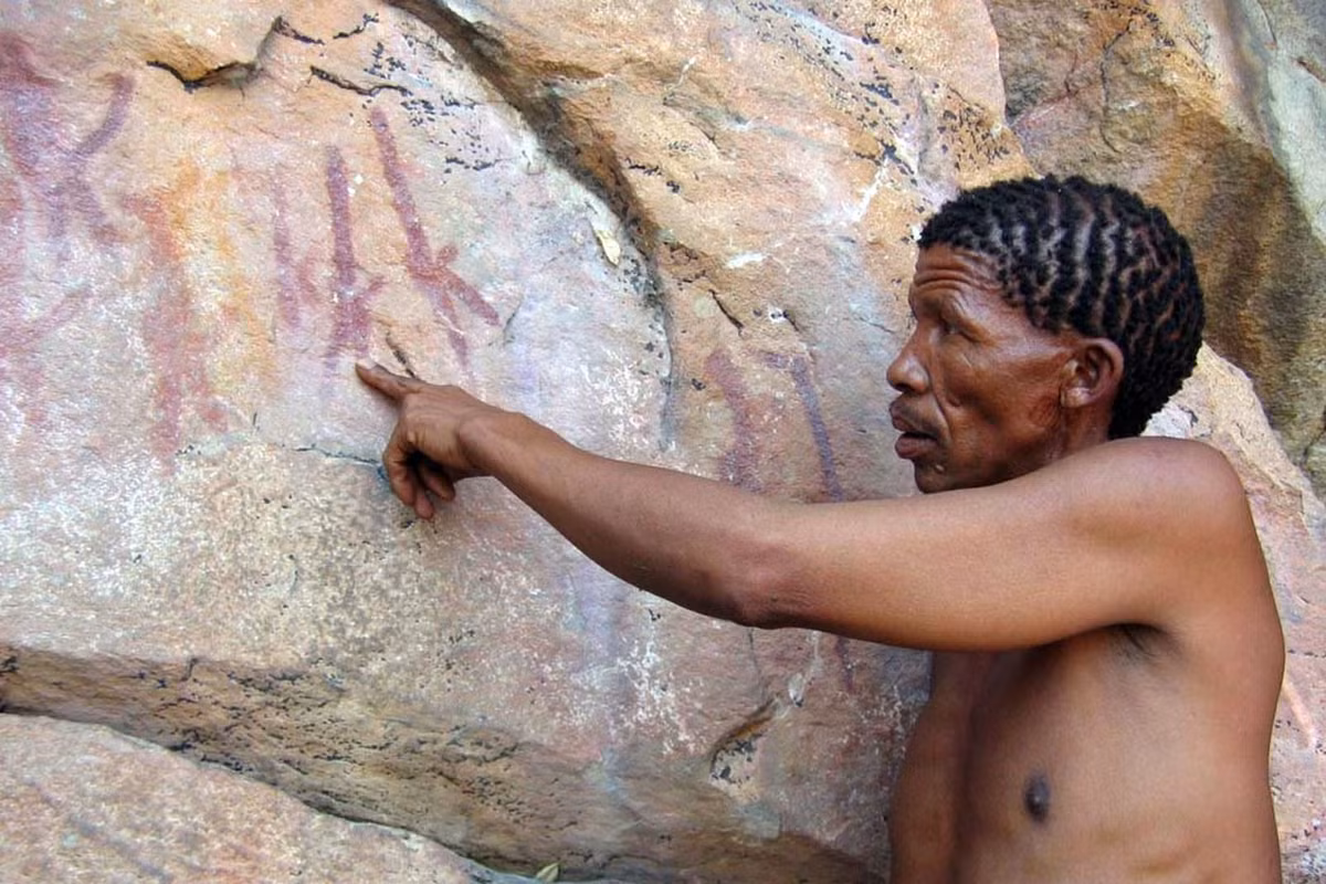 Các tác phẩm nghệ thuật trên đá tại đồi Tsodilo đã trải qua hàng nghìn năm trong môi trường, khí hậu khắc nghiệt của sa mạc Kalahari nhưng vẫn ở trong tình trạng tương đối nguyên vẹn và được bảo quản tốt. Ảnh: Joinup Safaris &amp; Tours.