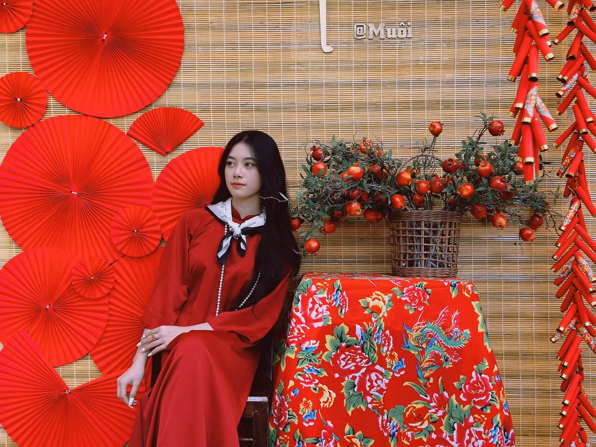 Gioi tre thich thu voi tip chup anh Tet xua voi ao dai