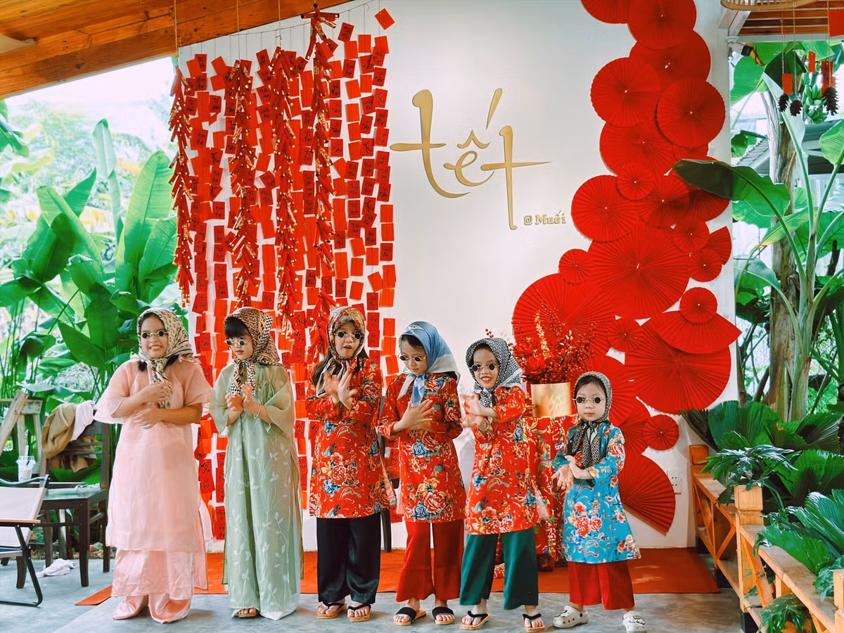 Gioi tre thich thu voi tip chup anh Tet xua voi ao dai-Hinh-3