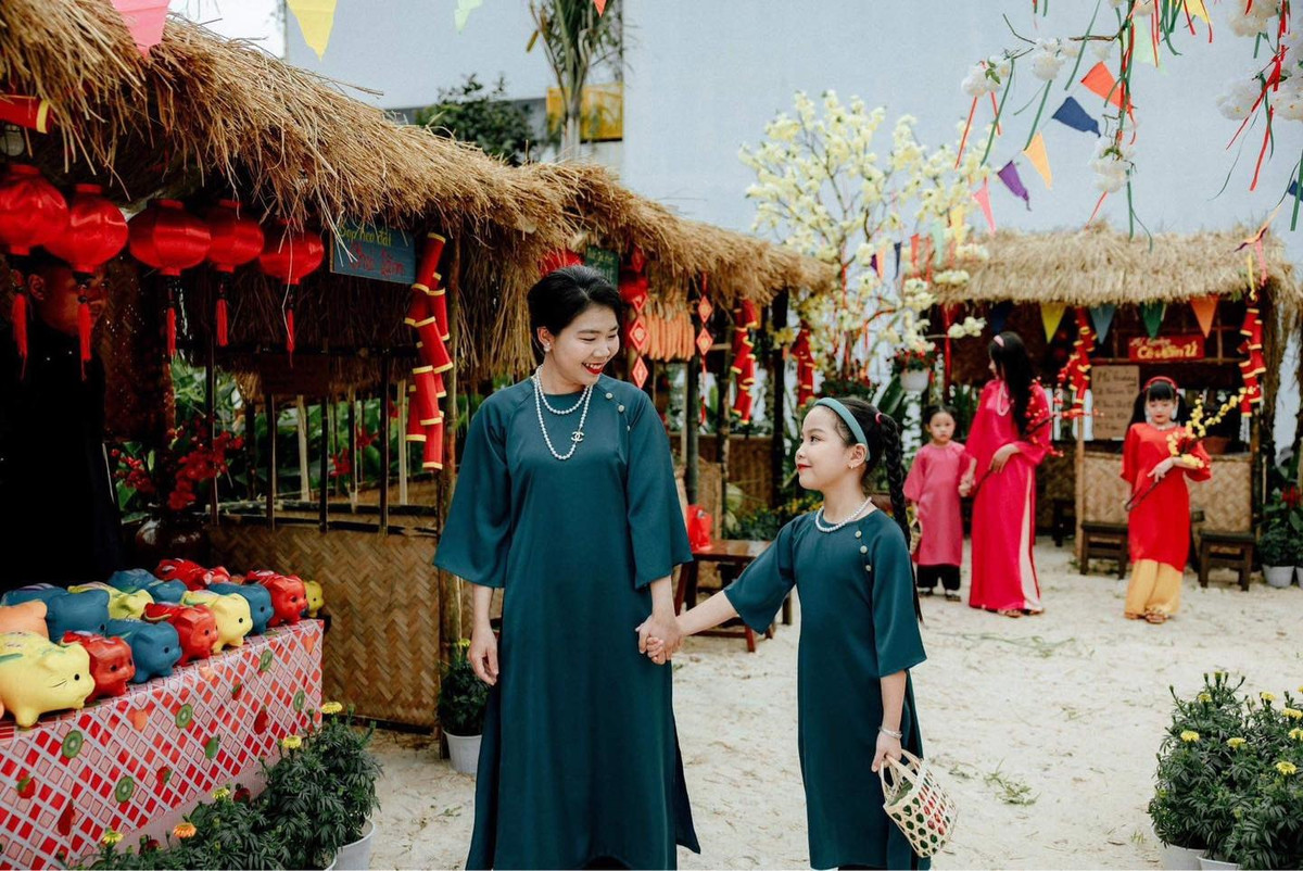 Gioi tre thich thu voi tip chup anh Tet xua voi ao dai-Hinh-4