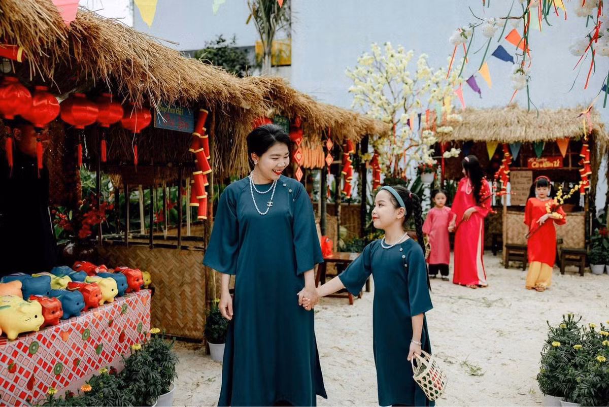 Gioi tre thich thu voi tip chup anh Tet xua voi ao dai-Hinh-4