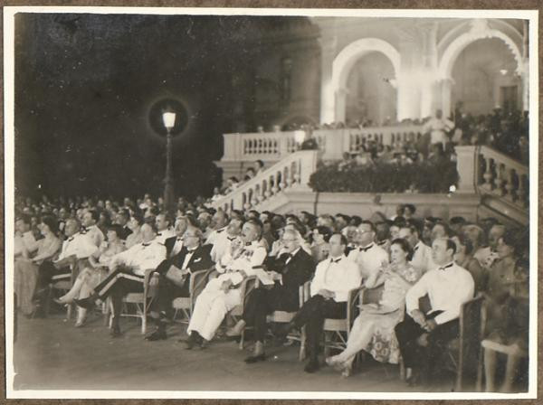 Trong chuyến thăm này, ngài đã tặng thành phố Sài Gòn một tượng voi bằng đồng được tạo tác hết sức tinh xảo.