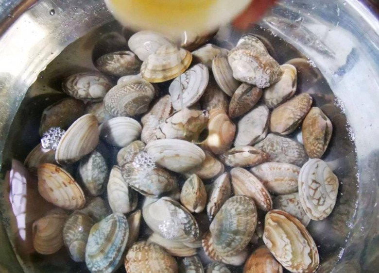 Ngao mua ve ngam voi nuoc nay chi 10 phut la sach-Hinh-4