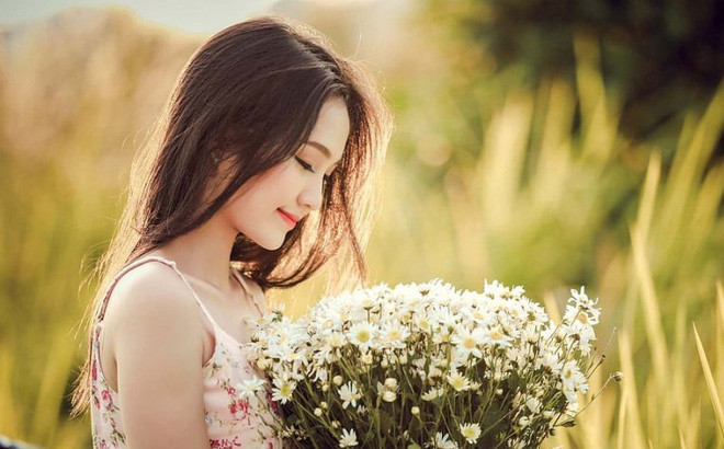 Tháng 4 âm lịch. Những người sinh vào tháng 4 âm lịch xuất thân càng kém càng dễ khơi dậy tiềm năng bên trong. Họ có tầm nhìn, chiến lược, nhìn thấy mục tiêu và cùng sự kiên trì sẵn có, họ tự mình tạo ra những điều kiện tốt cho một cuộc sống đủ đầy.