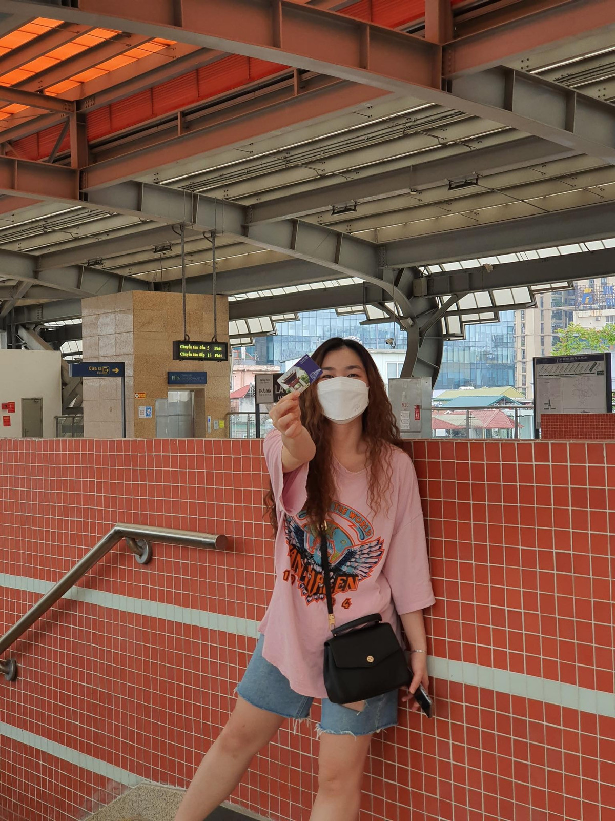 Tieu tien khong kiem soat vi chua nghi den tuong lai-Hinh-2