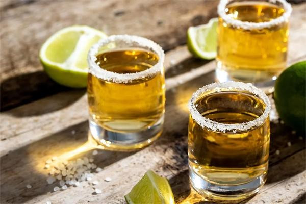 Đau đầu vì say rượu bia, tuyệt đối không được làm điều này - Hình 2 Dau dau vi say ruou bia, tuyet doi khong duoc lam dieu nay-Hinh-2