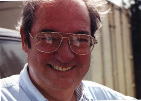 Ngày 5/11/2001, William Milton Cooper, sống tại Yeager, bang Arizona, một chuyên gia nổi tiếng về UFO, người liên tục tố cáo Chính phủ Mỹ đã che giấu sự thật về các UFO, đã bị cảnh sát bắn chết tại nhà. Nguyên do được các nhà chuyên môn bệnh tâm thần cho là ông Cooper mắc chứng bệnh hoang tưởng.