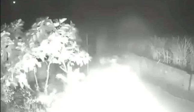 Ke cuong yeu dem 4 can xang toi nha nguoi tinh tu thieu