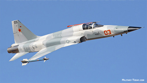 Tiêm kích F-5E Freedom Fighter thường được Mỹ dùng đóng giả tiêm kích MiG của Nga huấn luyện không chiến cho phi công.