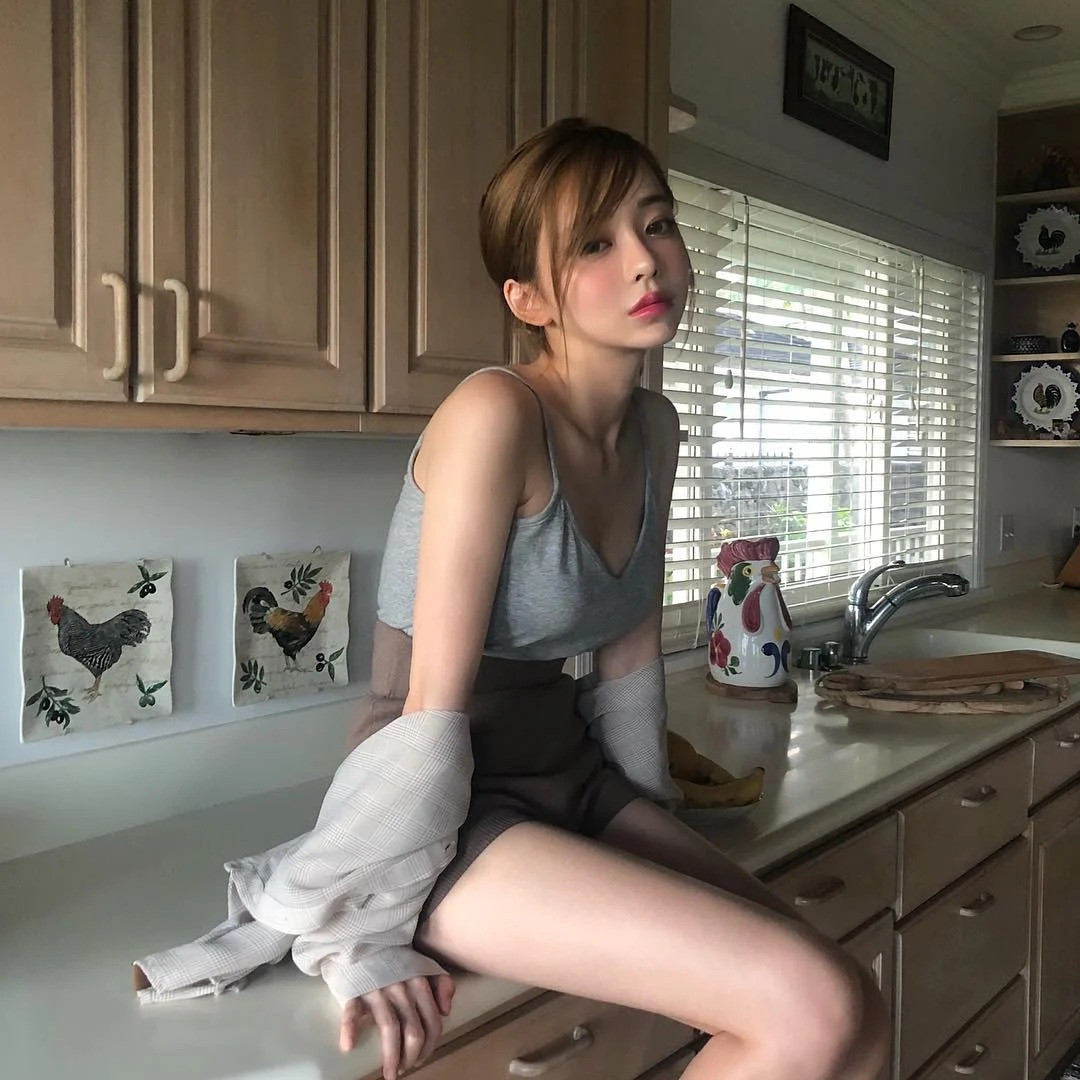 Bai tap dung dua vao tuong 5 phut giup giam can nhanh-Hinh-2