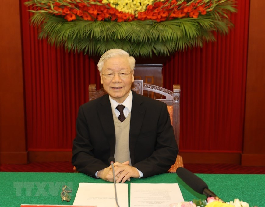 Bo Chinh tri gap mat than mat cac nguyen lanh dao khong tai cu khoa XIII-Hinh-4