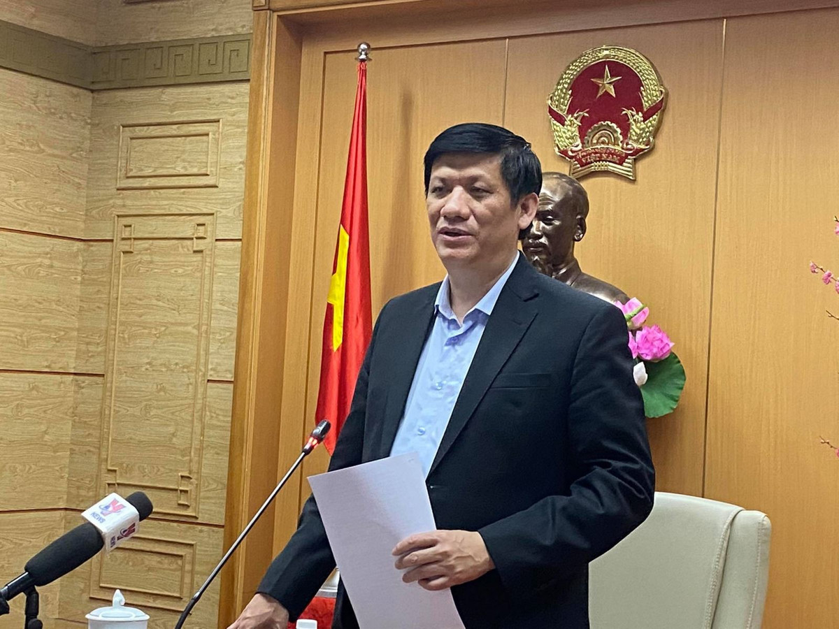 Gia Lai thành điểm nóng COVID-19, Bộ Y tế viện trợ khẩn cấp cho địa phương chống dịch Gia Lai thanh diem nong COVID-19, Bo Y te vien tro khan cap cho dia phuong chong dich