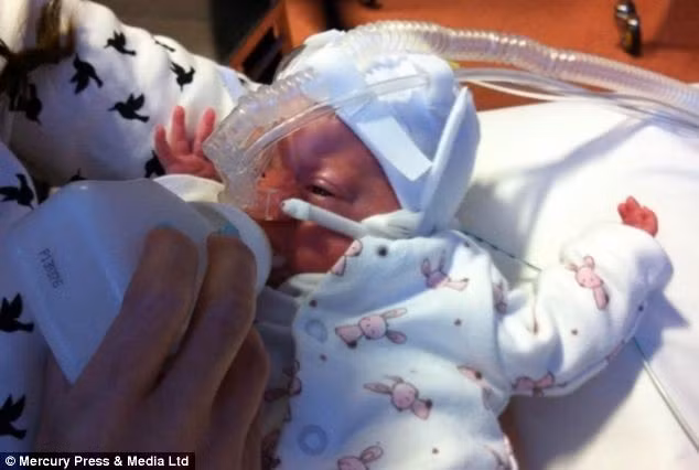 Bé Erin hiện vẫn còn ở viện. Trong khi đó, m ột nhóm 22 người bạn của cặp vợ chồng đang quyên tiền cho việc hóa trị bằng cách không uống rượu trong suốt tháng Giêng. Vì vậy, đến nay họ đã quyên góp được hơn 5.000 bảng Anh.