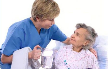 Nguồn dinh dưỡng tốt nhất từ các loại trái cây, rau, ngũ cốc và protein có thể giúp chống lại những ảnh hưởng này.