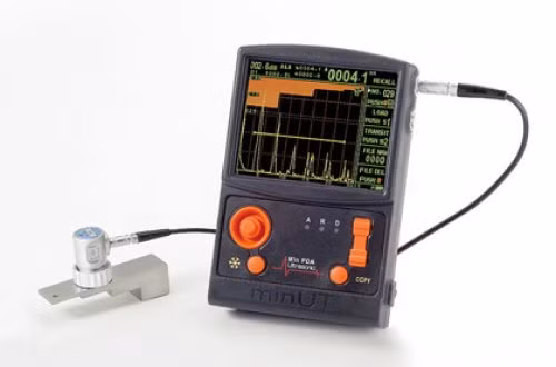 Kiểm tra siêu âm B được sử dụng rộng rãi trong chẩn đoán ung thư mũi họng và điều trị vì tính đơn giản, thuận tiện và vô hại. Bên cạnh việc kiểm tra di căn ung thư mũi họng đến các hạch bạch huyết ở cổ, nó cũng được sử dụng trong việc kiểm tra gan và hạch bạch huyết sau phúc mạc.